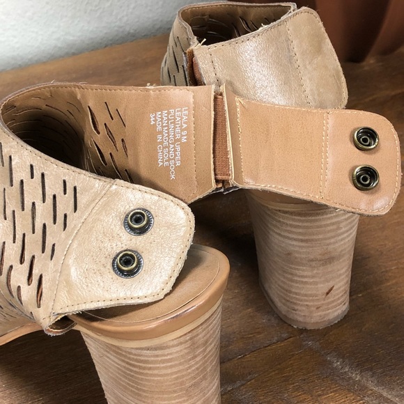 Steve Madden Tan Leather Laser Cut Open Toe Heels - Picture 6 of 8